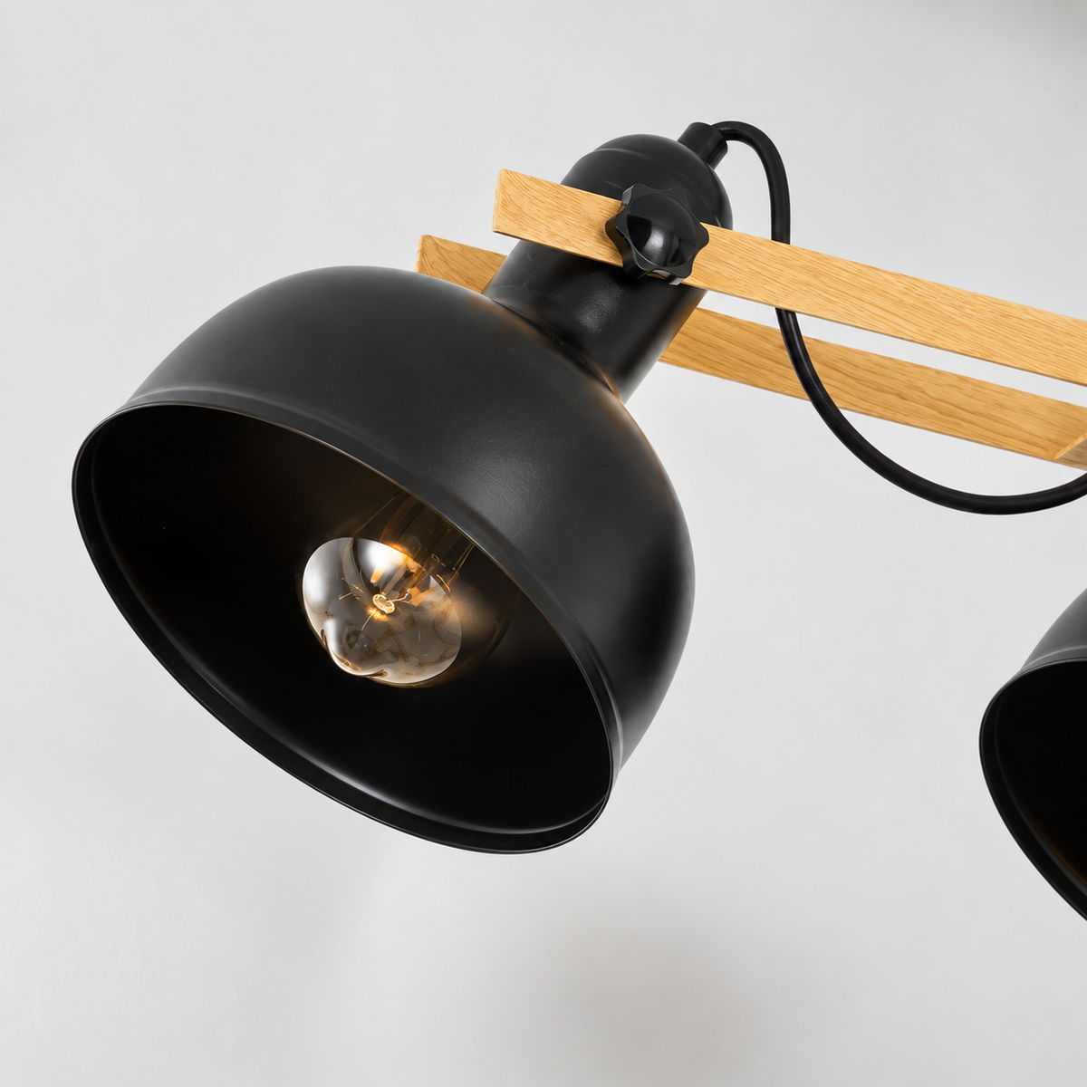 Suspension Vintage en Bois & Métal Noir – 3 Lumières E27